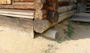 Как поднять деревянный дом с фундаментом из дерева