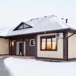 Каркасный дом зимой можно построить без больших вложений.