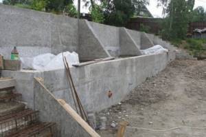 Подпорная стенка из бетона